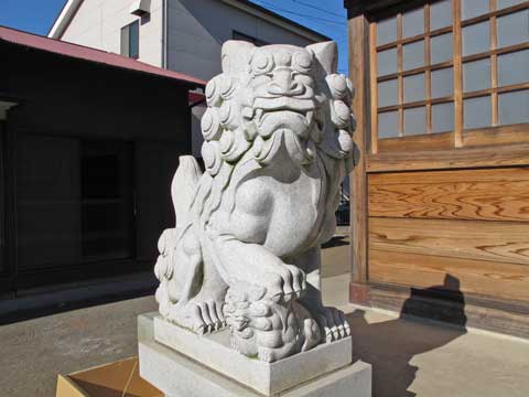 二ツ橋神明社の狛犬（左）平成１５